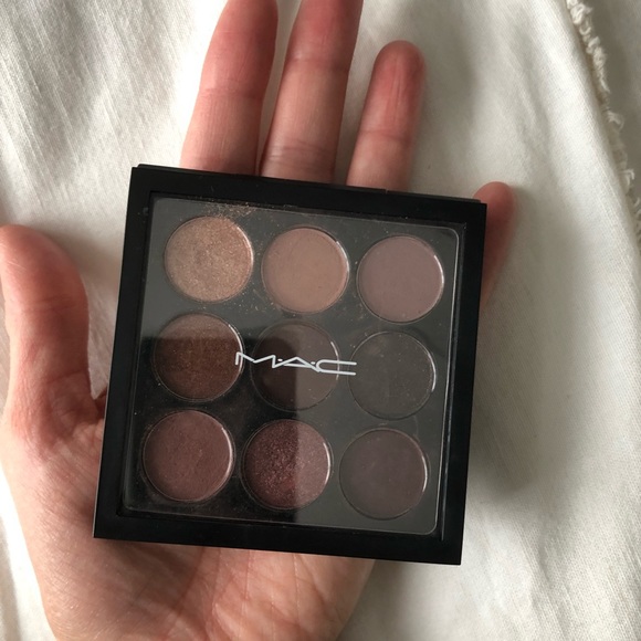 MAC cosmetics 9 shadow palette, barely used - Picture 6 of 7
